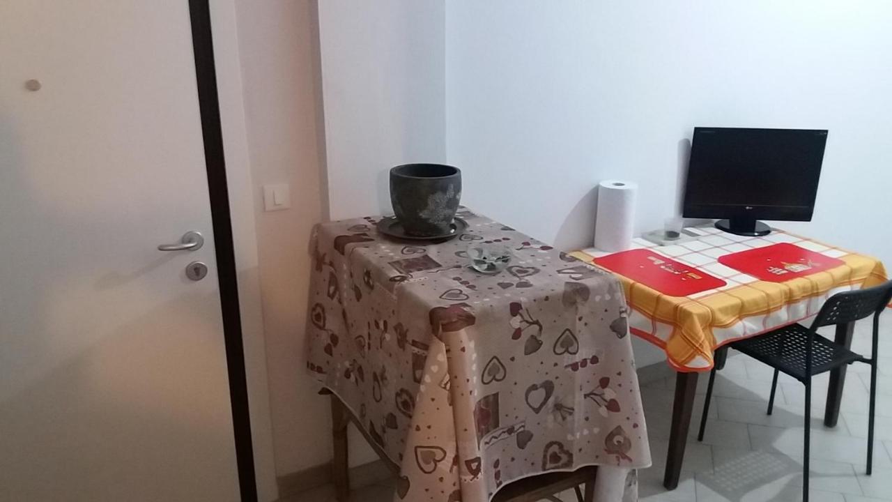 Emily'S Rooms "Villa Romana" Cir17067 Десенцано дел Гарда Екстериор снимка